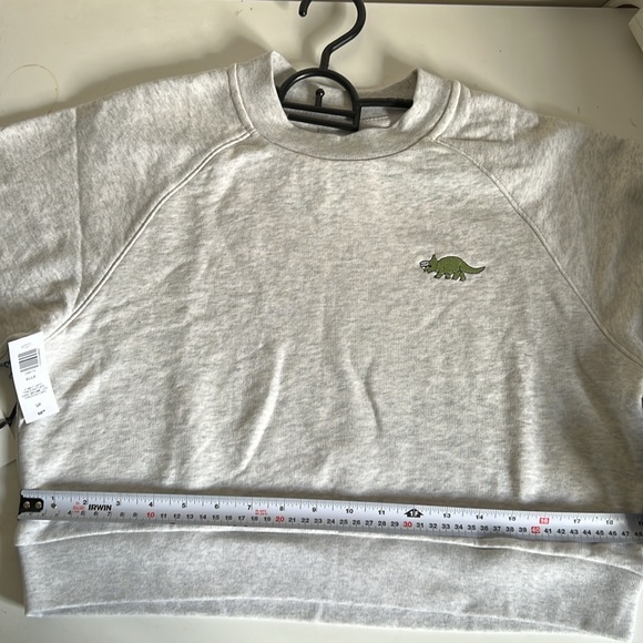 Aritzia Sunday Best Elle Dinosaur Cropped Crewneck Sweatshirt - Picture 4 of 7